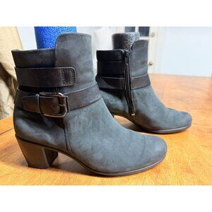 ECCO Women's size 40 US 9.5 Boots Black Leather heel w/ Buckle & Zipper Ankle